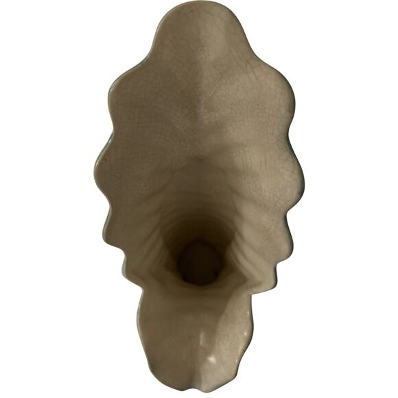 Vintage Redwing Vase, Shell Design, Green Glaze 4x7xH-10.5, Art Deco - EUC - Picture 5 of 9